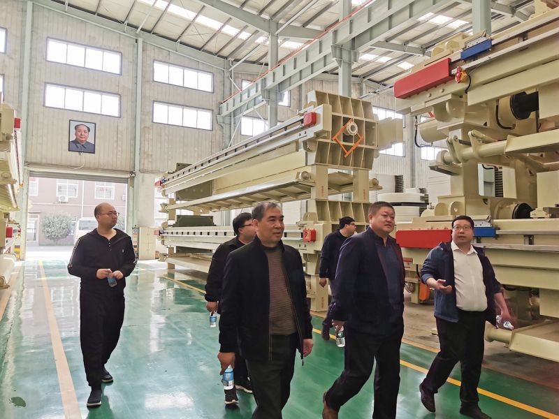 熱烈歡迎吉林郃作商(shang)王總(zong)親臨萬川環保  到我司工廠蓡觀